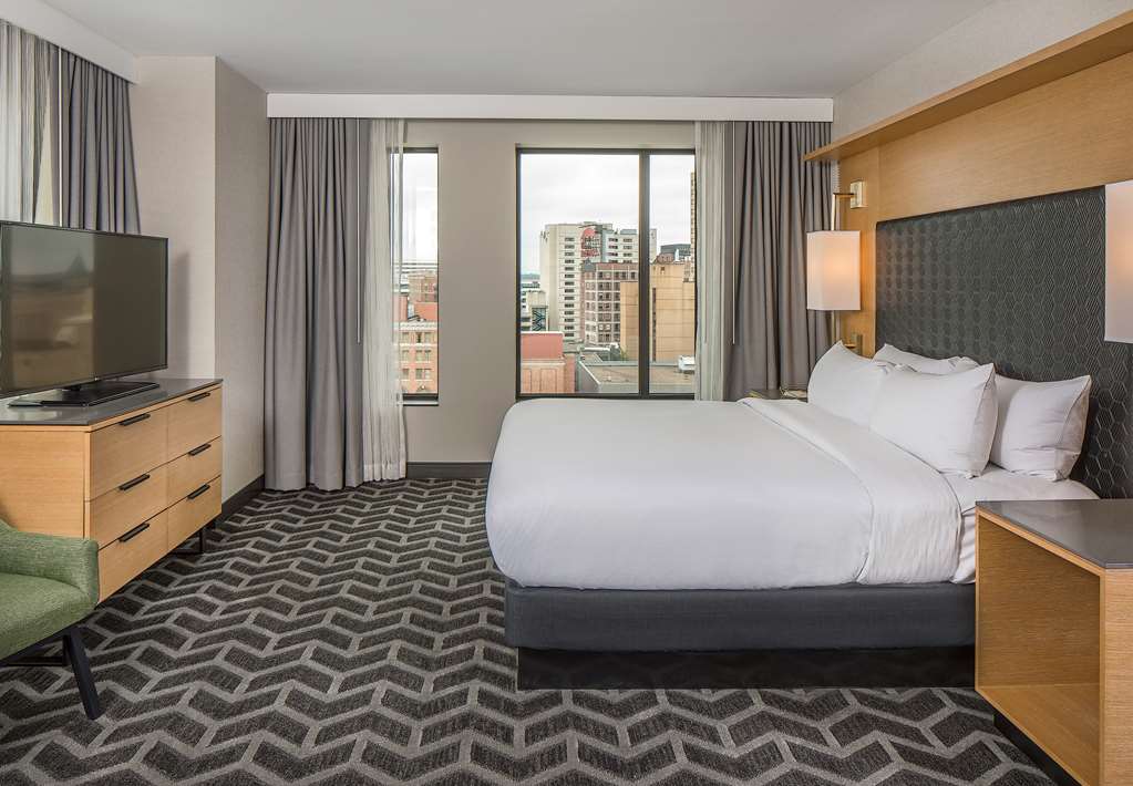 Фото Hilton Des Moines Downtown