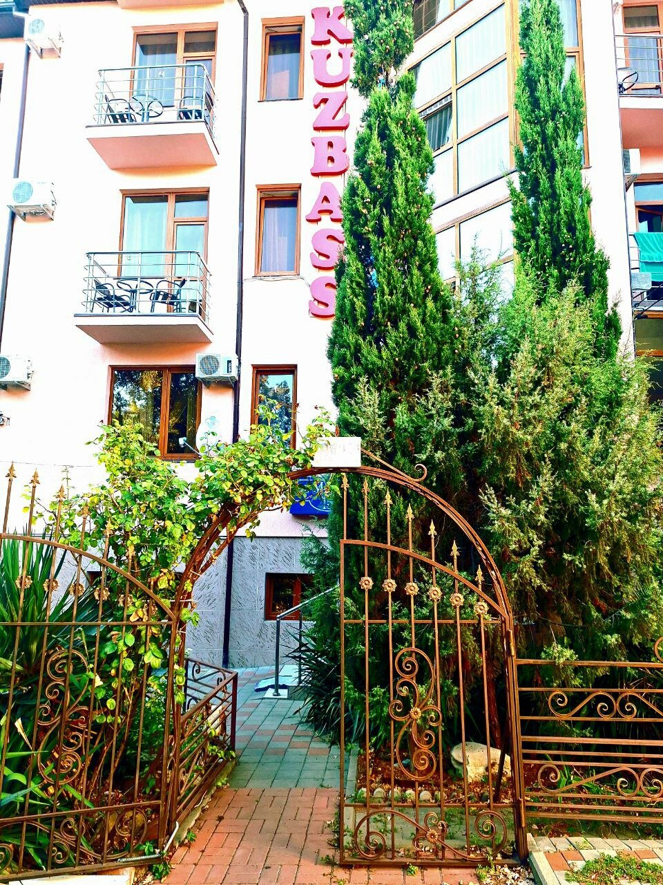 Фото отеля 2