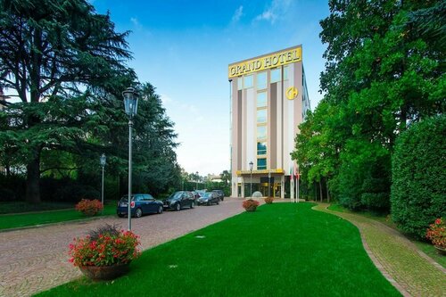 Внешний вид отеля Grand Hotel Terme & SPA в Монтегротто-Терме, фото 4