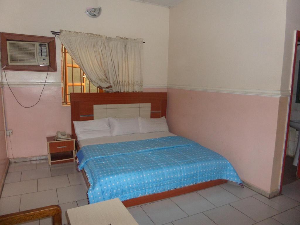 Фото Aneio Hotel