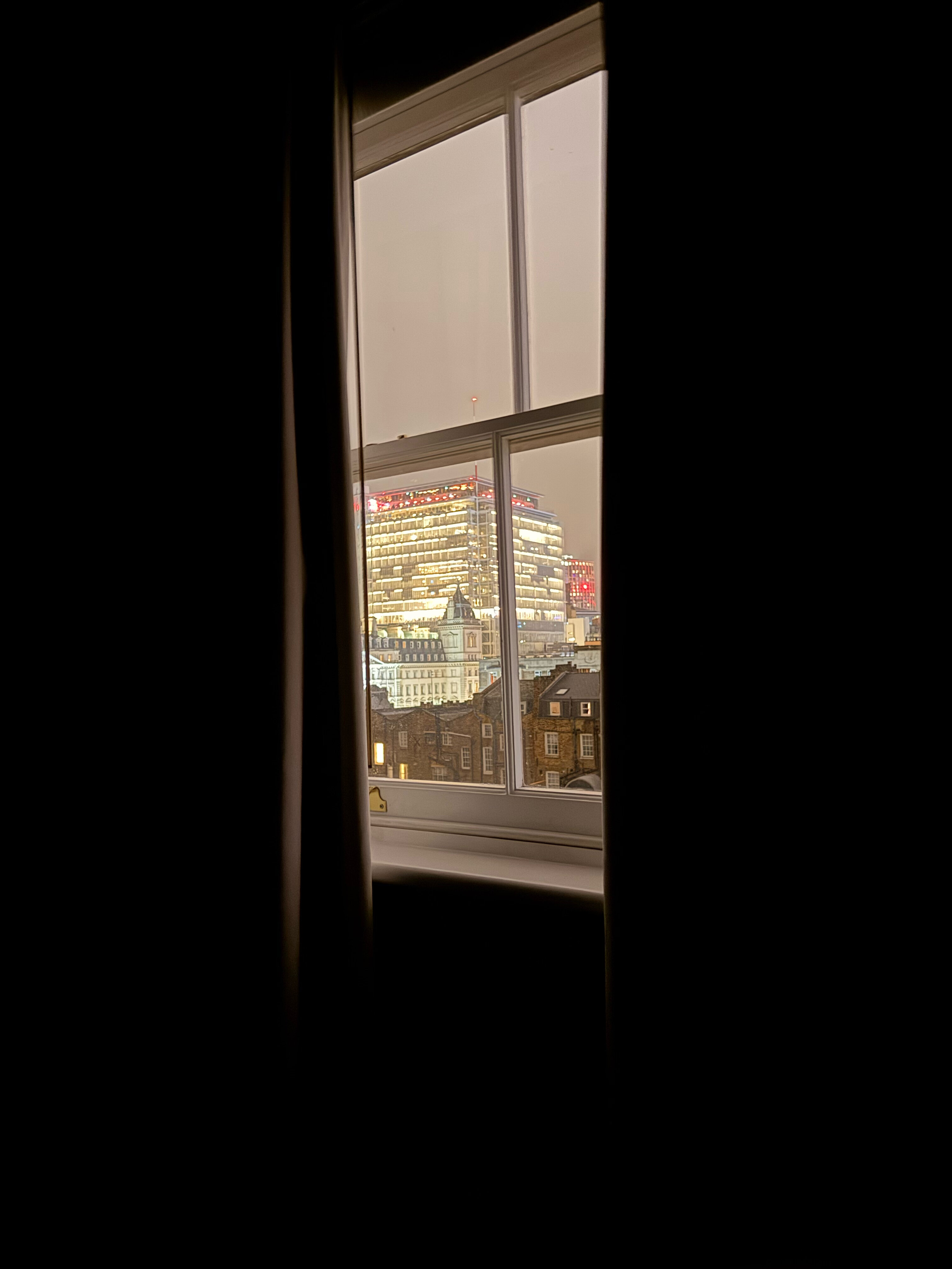 Фото Roseate House London