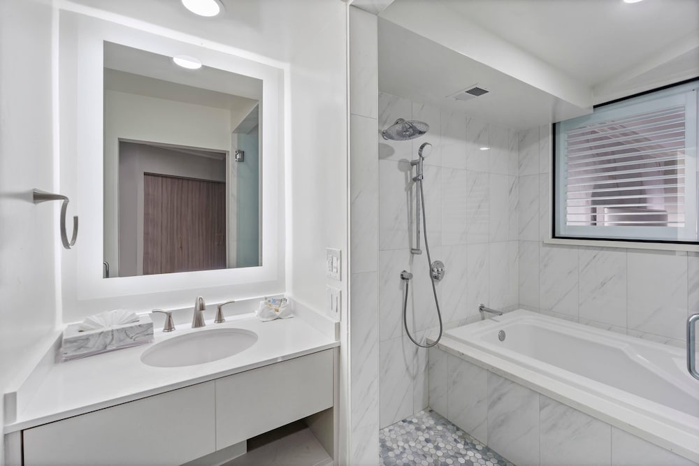 Фото The Volare, Ascend Hotel Collection