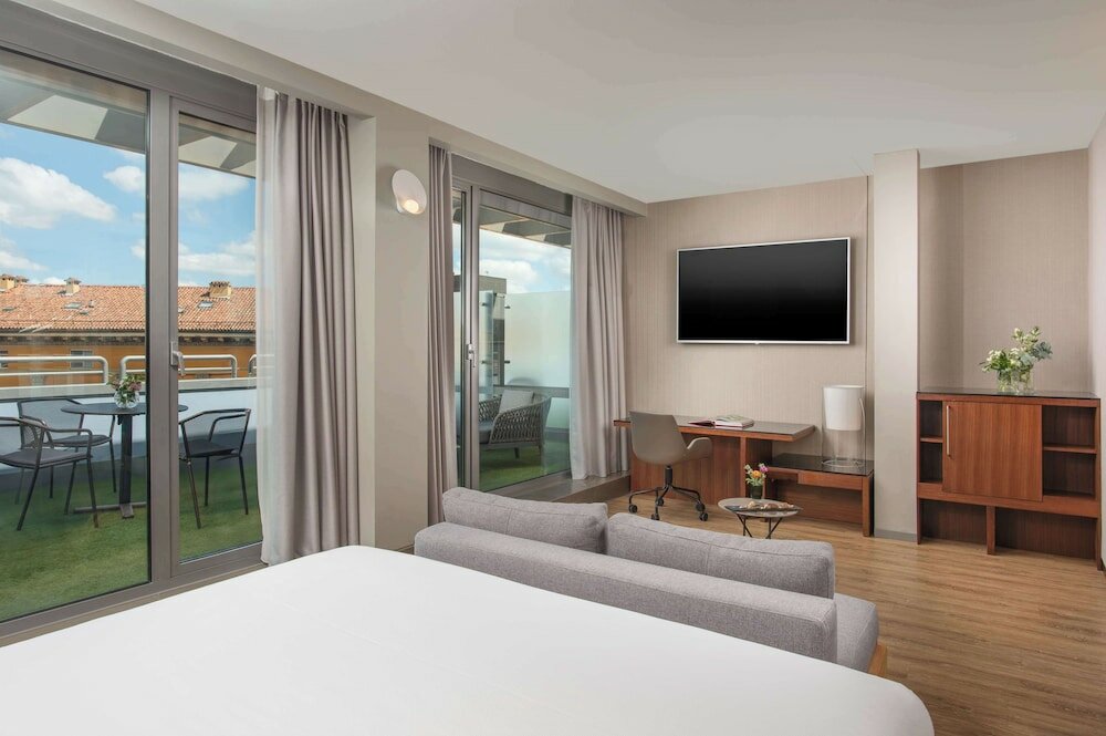 Фото Nh Bologna de la Gare