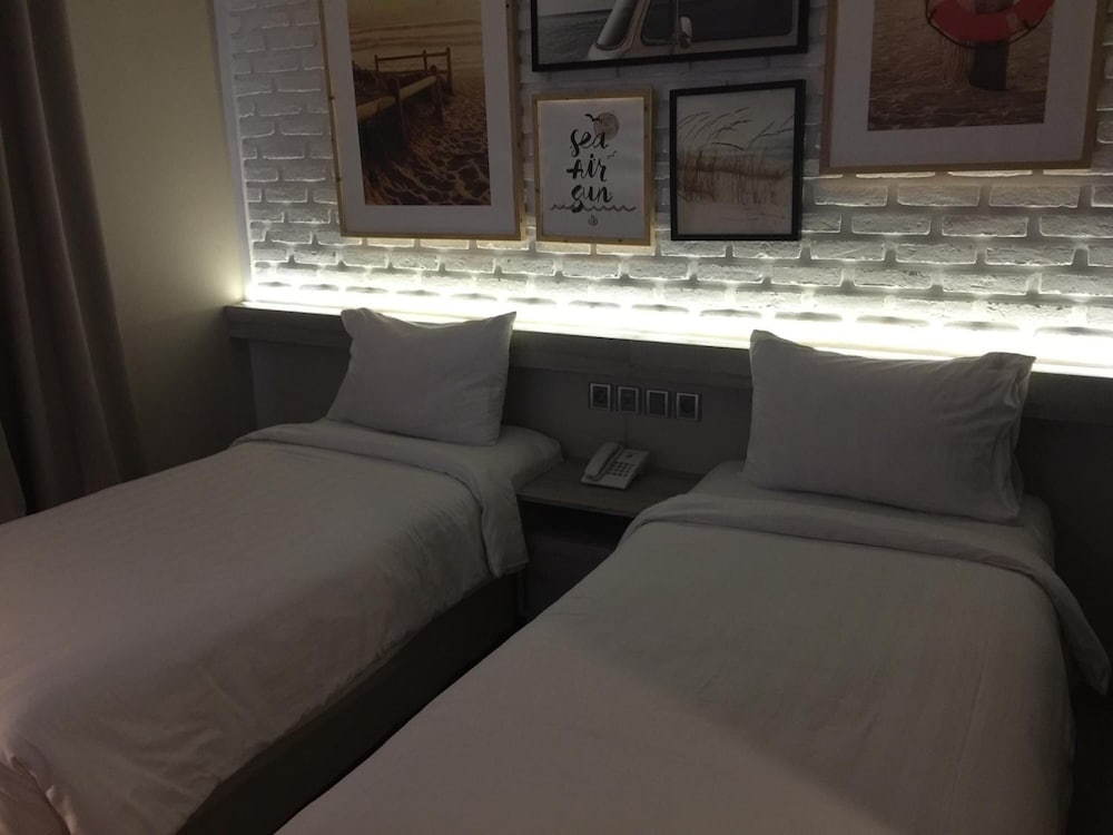 Фото Expressia Hotel Makassar