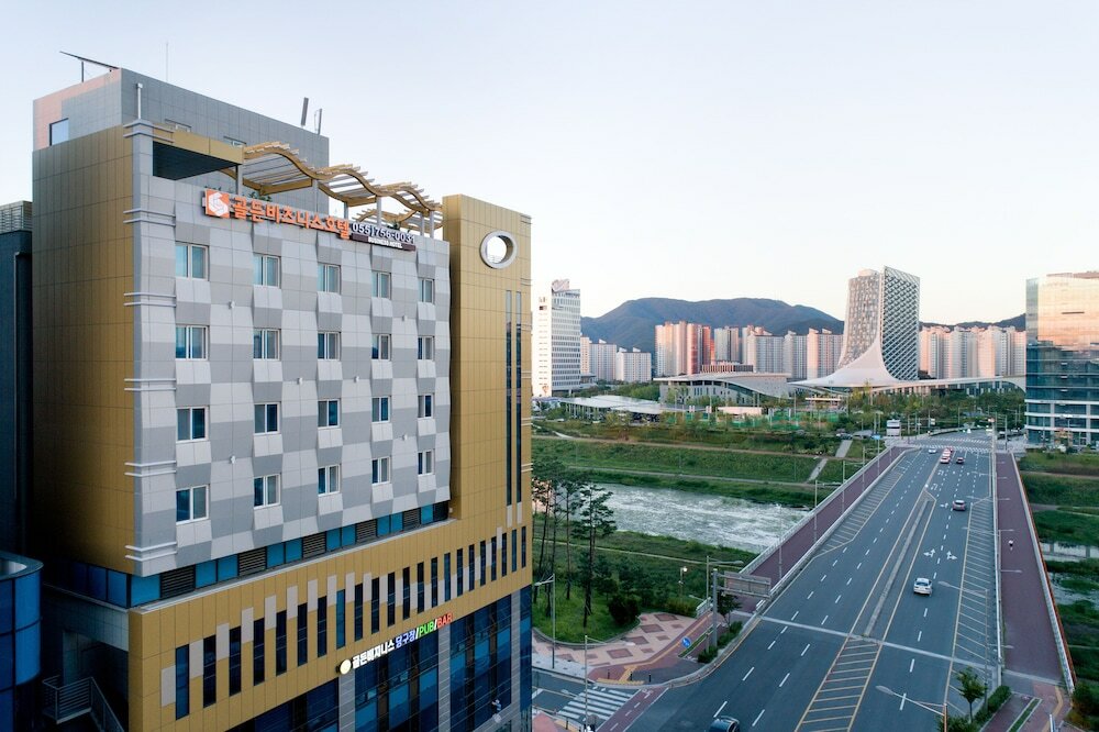 Фото Golden Business Hotel