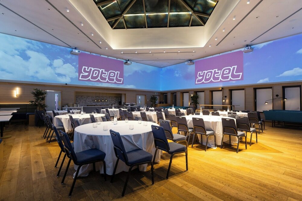 Фото Yotel Edinburgh