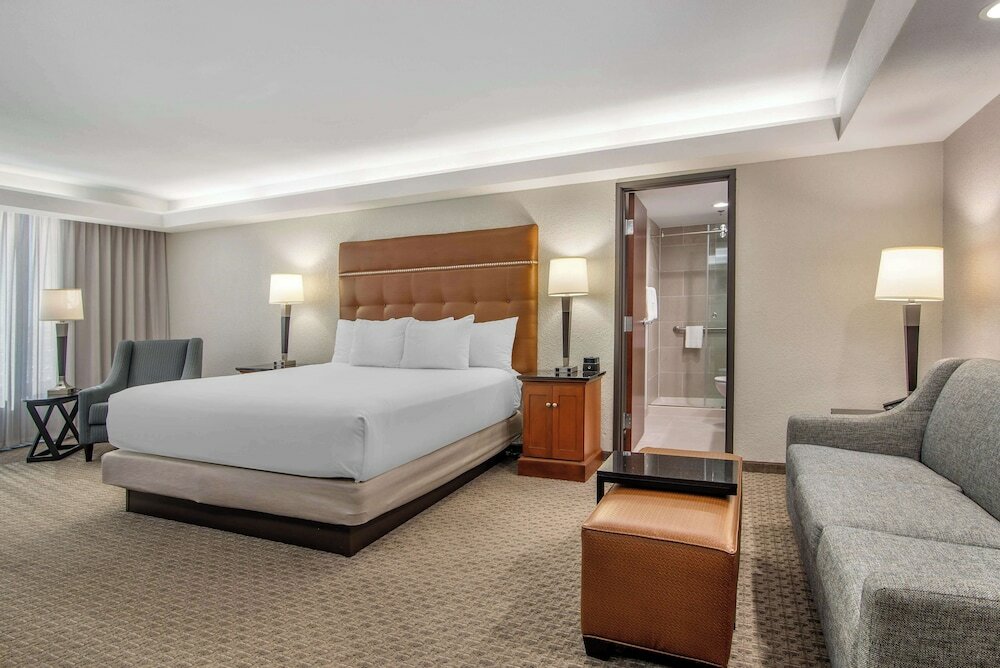 Фото Drury Inn & Suites Atlanta Airport