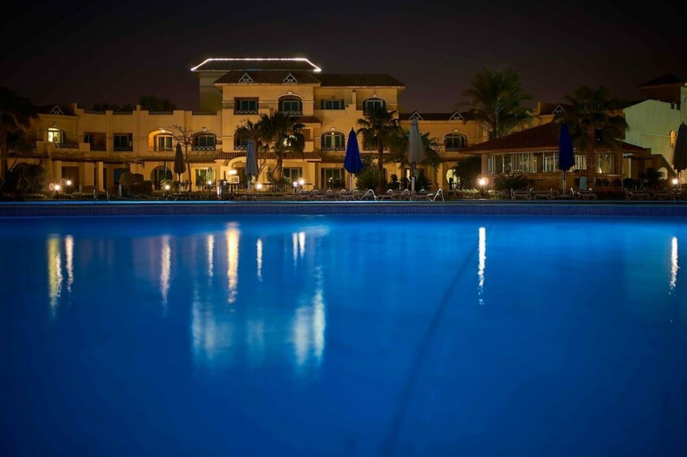 Фото Movenpick Hotel Cairo Media City