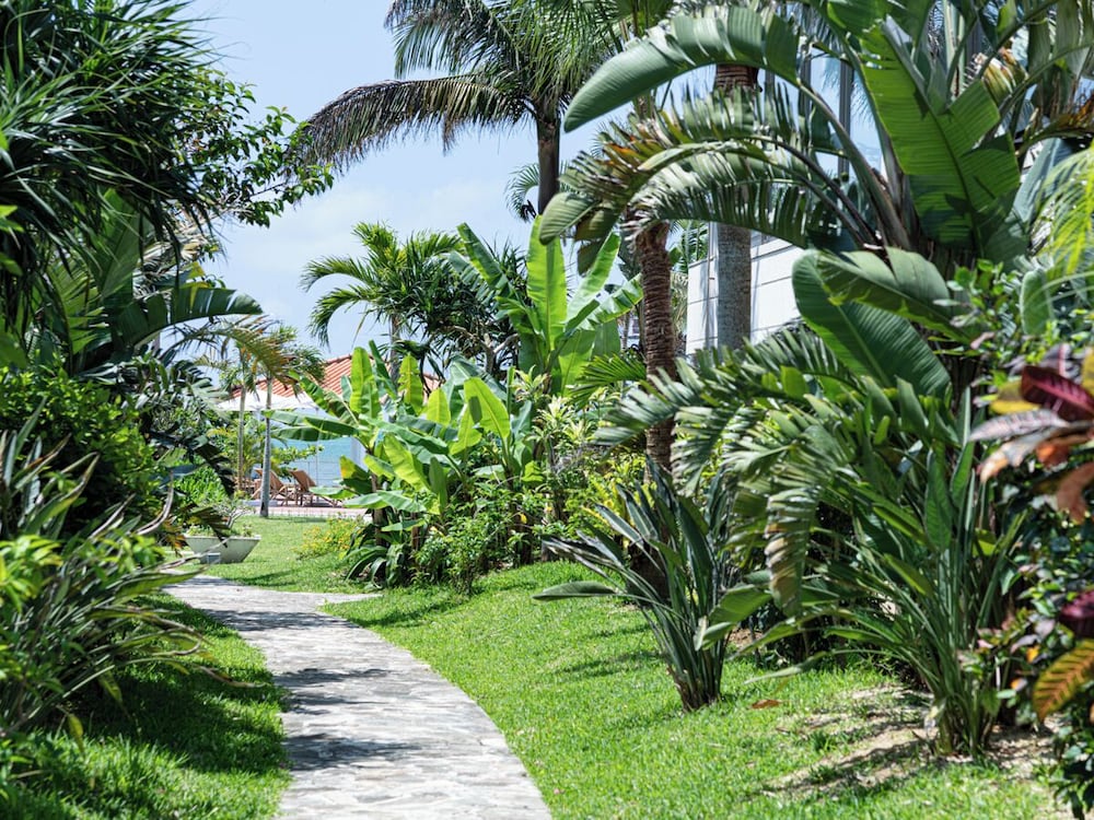 Фото Ishigaki Resort Hotel