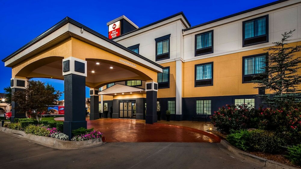 Фото Best Western Plus Barsana Hotel & Suites