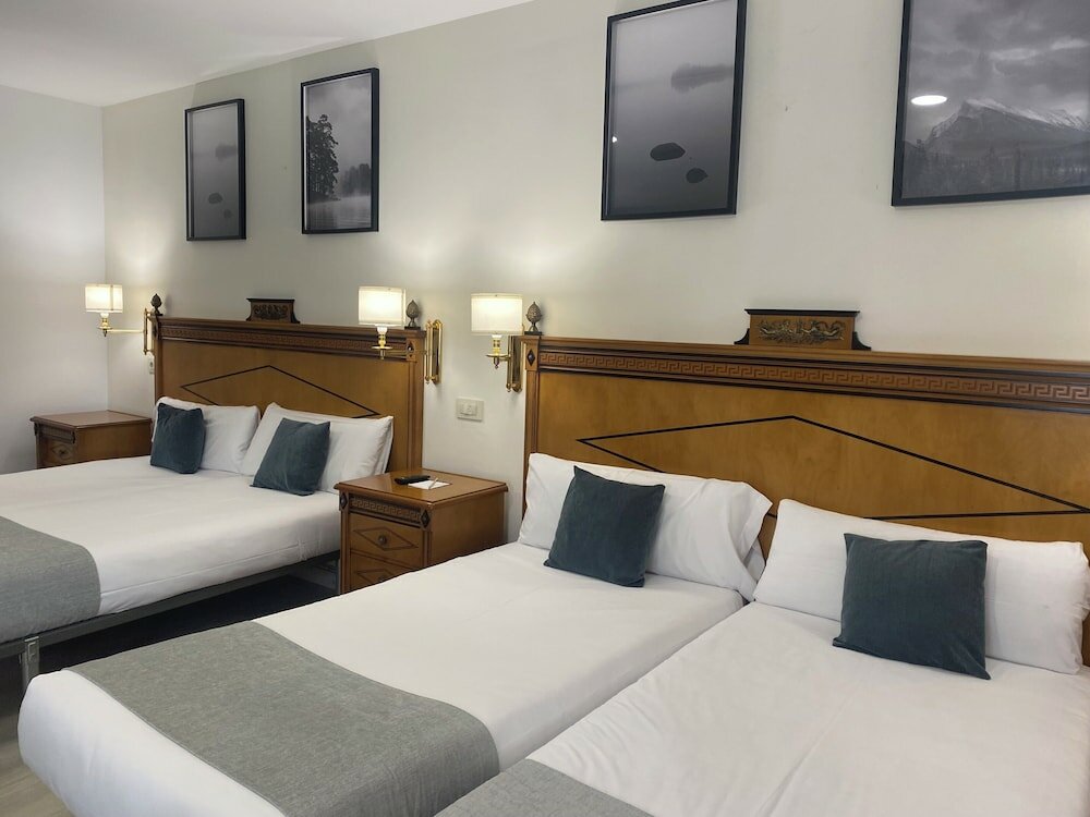 Фото Hotel Iberia