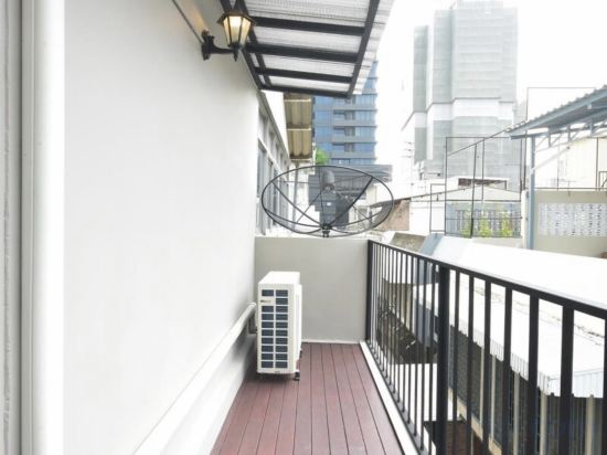 Фото The Chatbox Silom Hostel