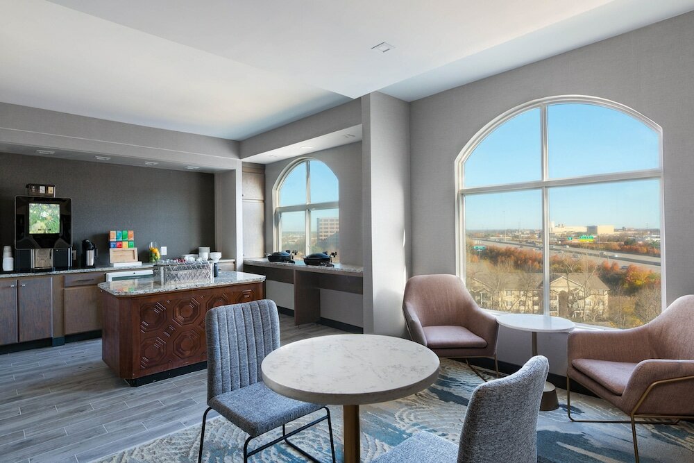 Фото Sheraton Suites Columbus