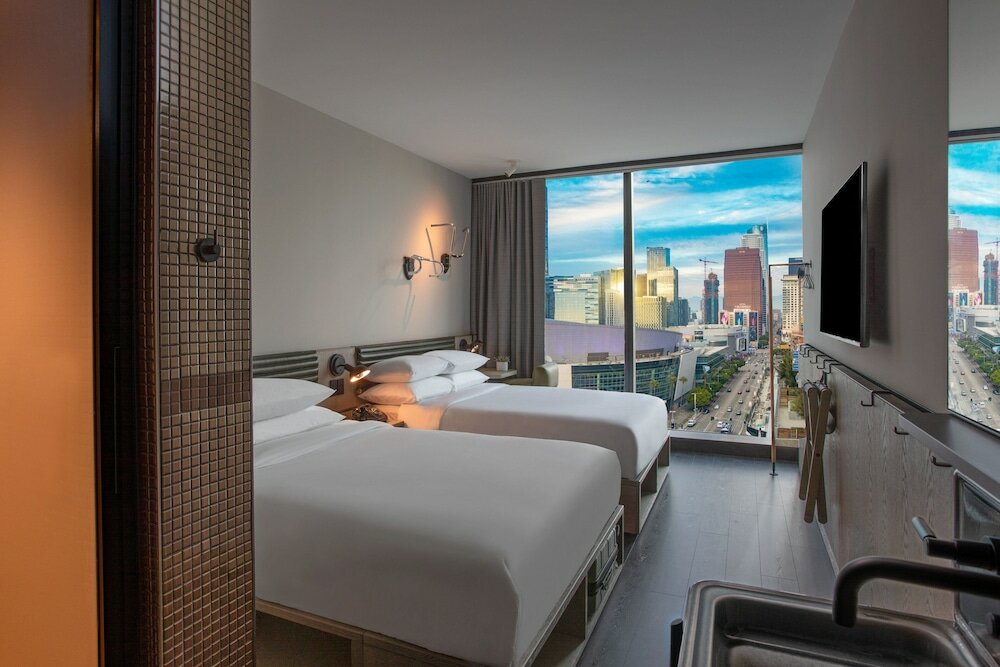 Фото Moxy Downtown Los Angeles