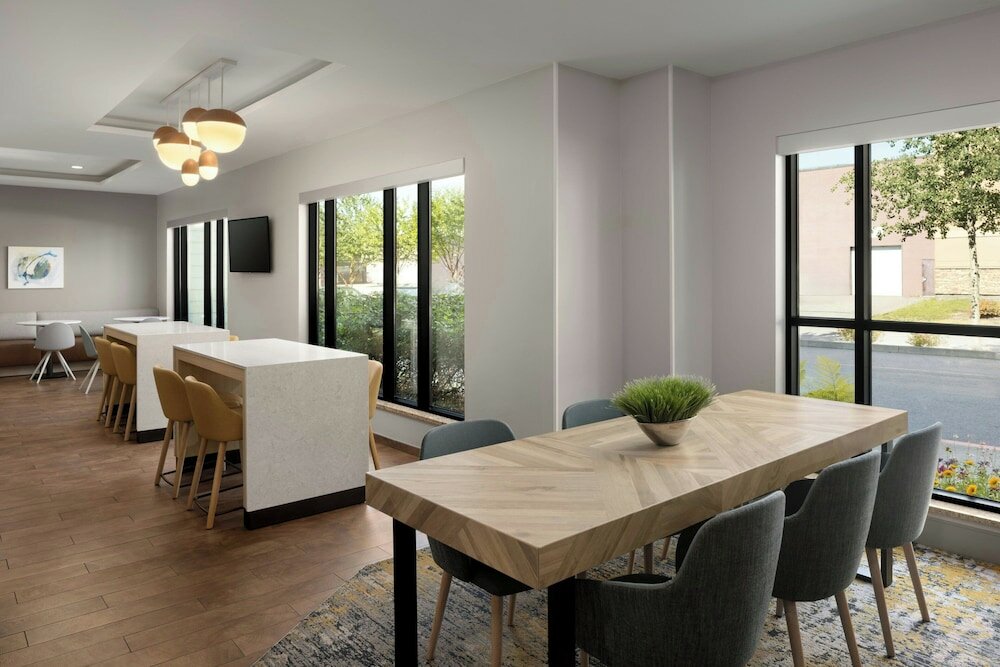 Фото Towneplace Suites Anchorage Midtown