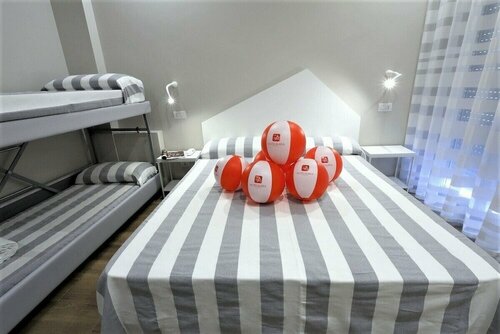 Внешний вид отеля Hotel Aurea в Римини, фото 2