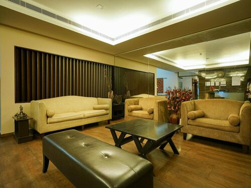 Гостиница Capital O 15754 Mookkannoor Tourist Home в Керале