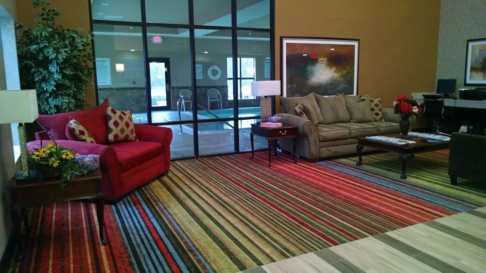 Фото Holiday Inn Express Cloverdale - Greencastle, an Ihg Hotel