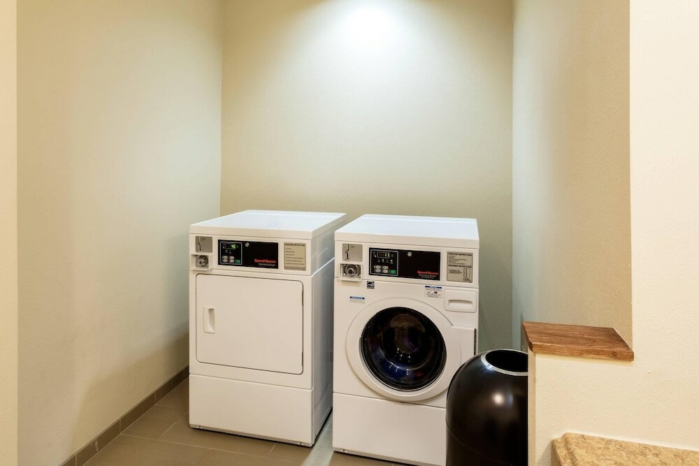 Фото Comfort Suites University