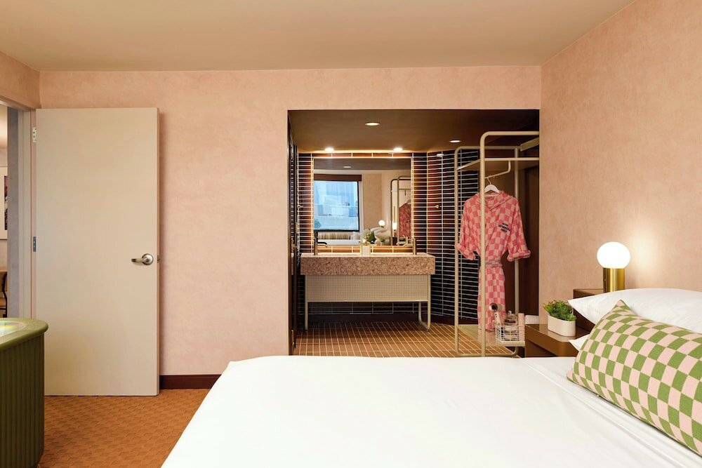 Фото Sheraton Austin Hotel at the Capitol