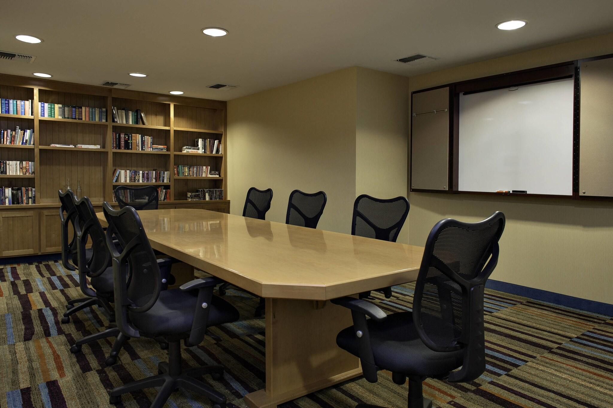 Фото Fairfield Inn & Suites Santa Rosa Sebastopol