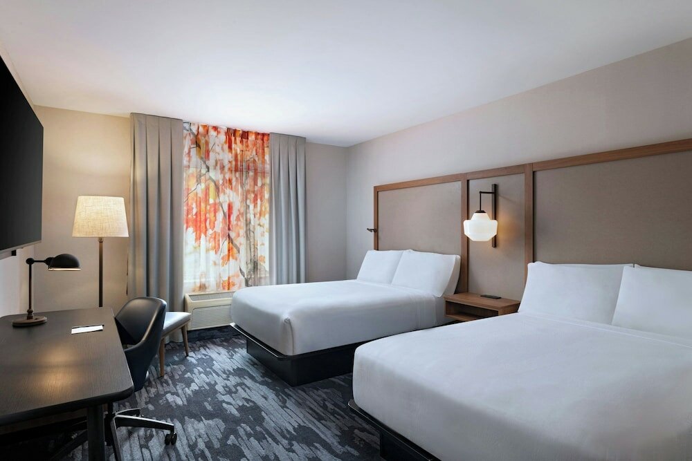 Фото Fairfield Inn by Marriott Medford Long Island