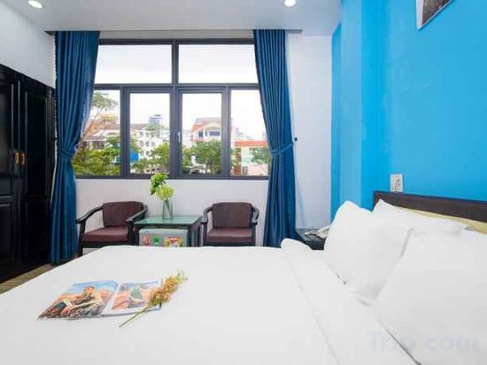 Фото La Maison Da Nang Beach