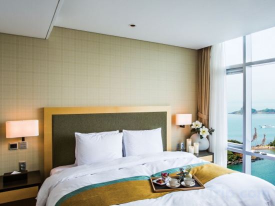 Фото Hidden Bay Hotel