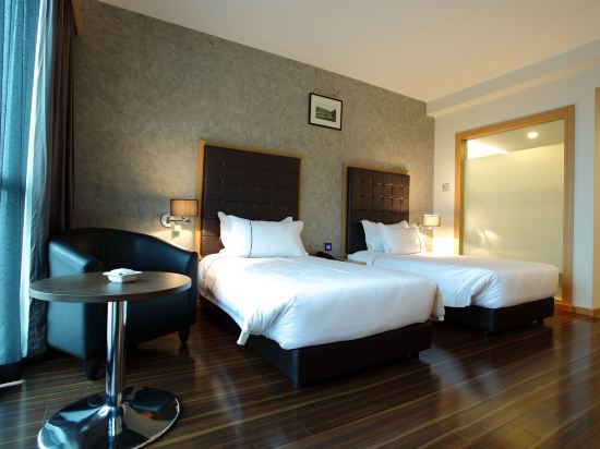 Фото Symphony Suites