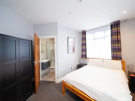 Фото Oyo The Arch, Wembly Stadium