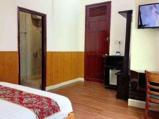 Фото Lilly Hotel