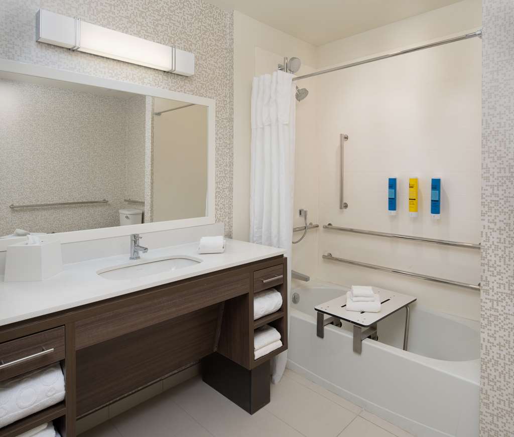 Фото Home2 Suites by Hilton Ft. Lauderdale Downtown, Fl