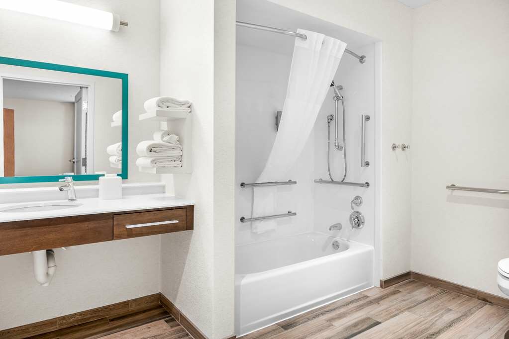 Фото Hampton Inn Grand Rapids-North