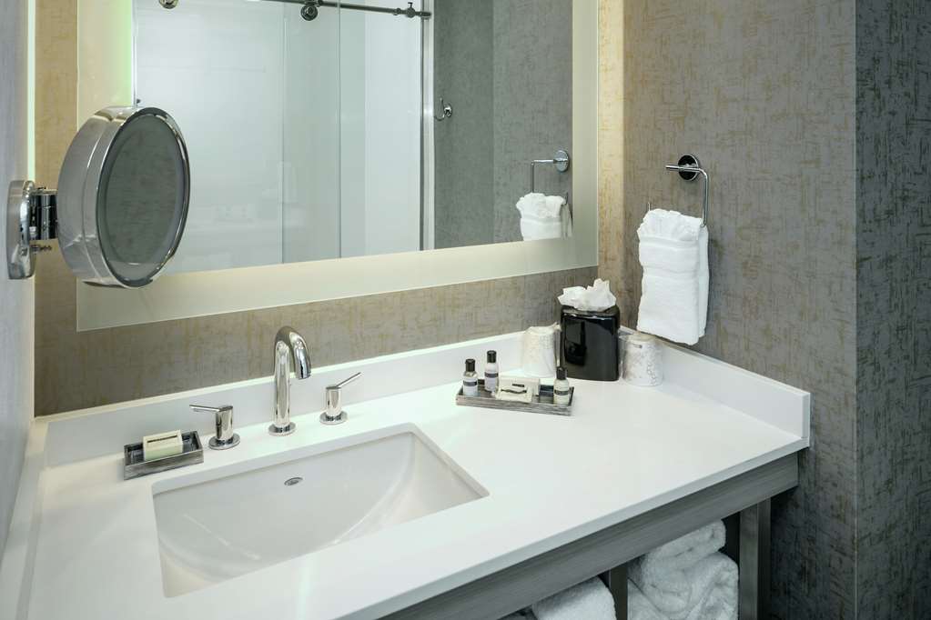 Фото Hilton Garden Inn Seattle Bellevue Downtown, Wa