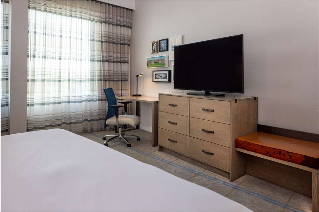Фото Отель Hilton Austin Airport
