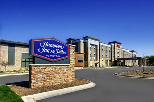 Гостиница Hampton Inn & Suites Milwaukee West