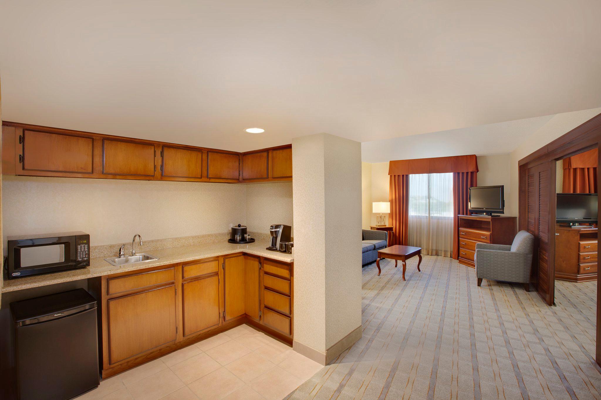 Фото Holiday Inn Dallas Market Center, an Ihg Hotel