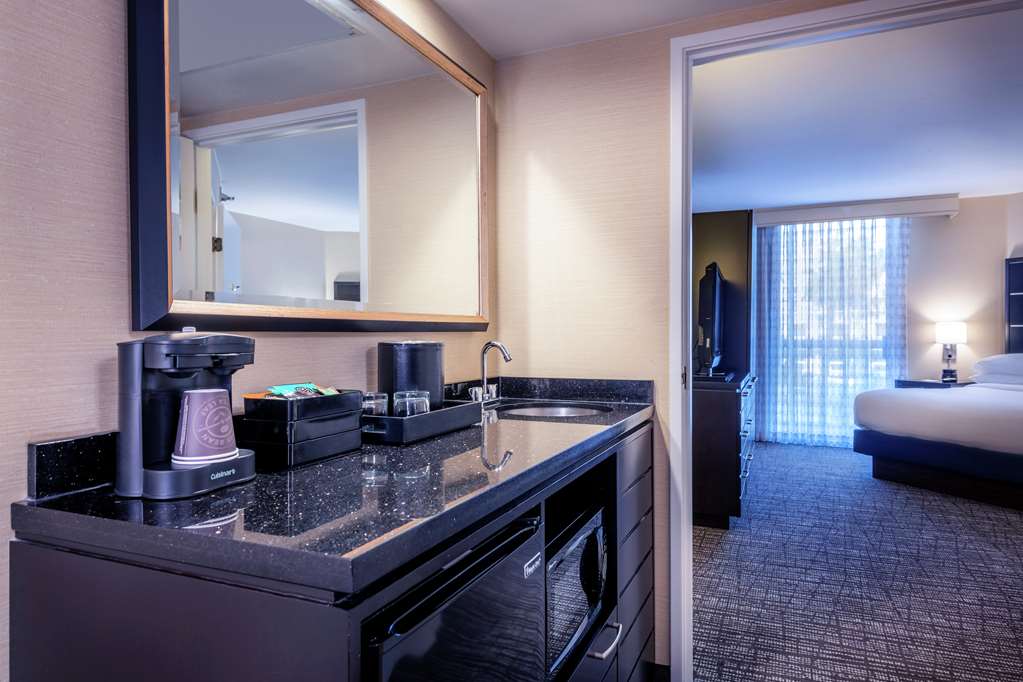 Фото Embassy Suites by Hilton Los Angeles International Airport North