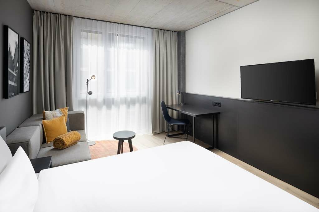 Фото Radisson Hotel & Suites Zurich 