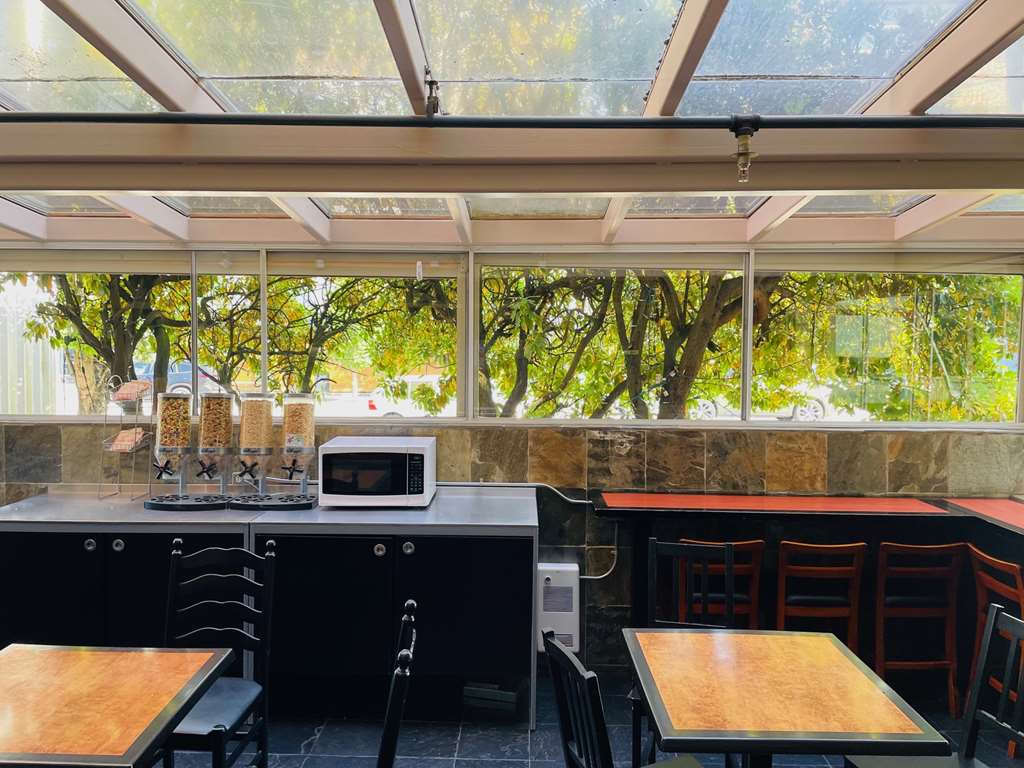 Фото SureStay by Best Western Richmond Vancouver Airport