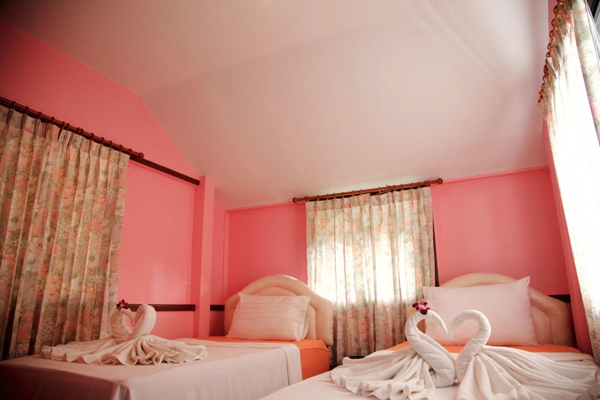 Фото Poohbar Resort & Lotusdive