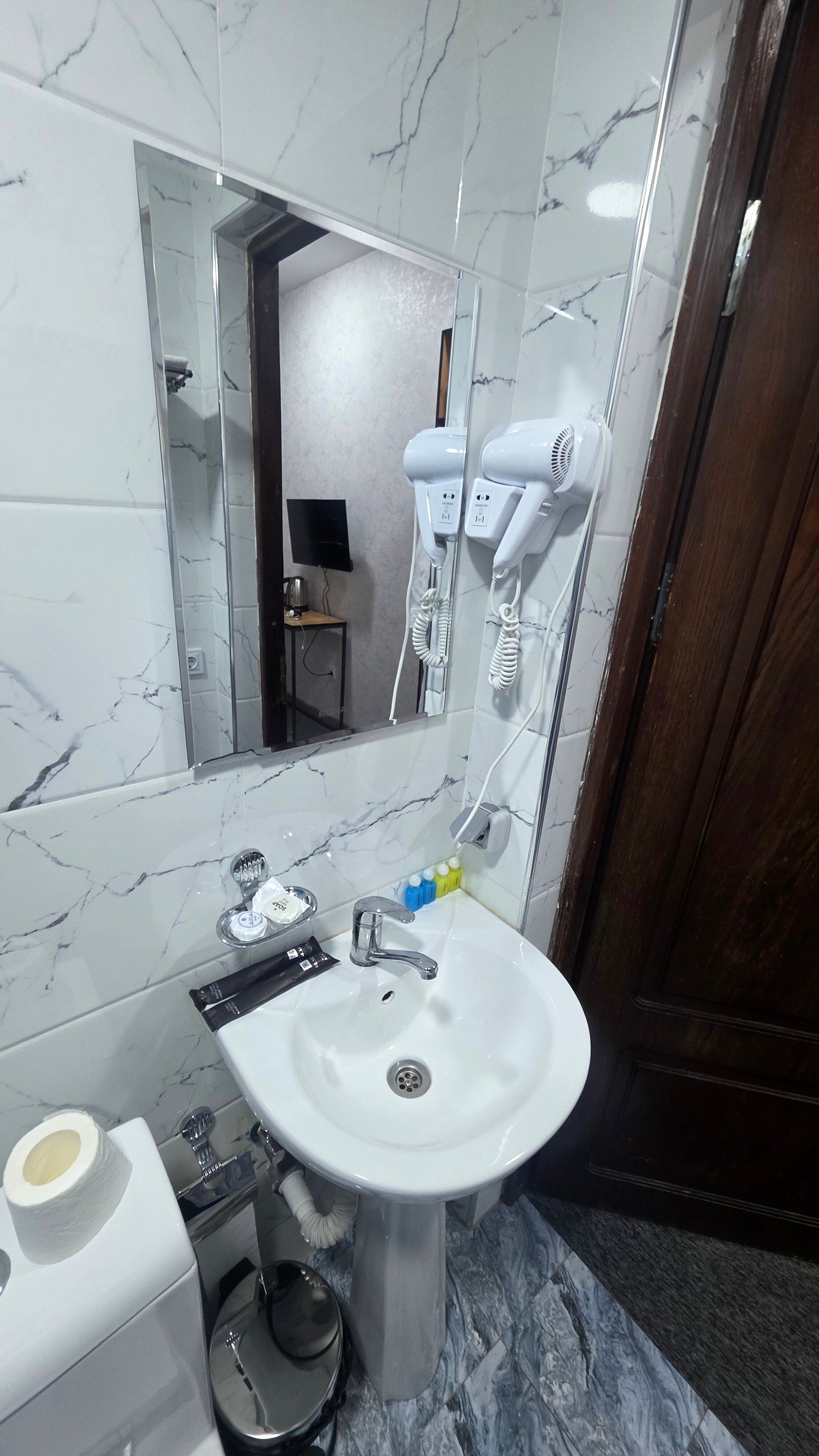 Фото White House Hotel