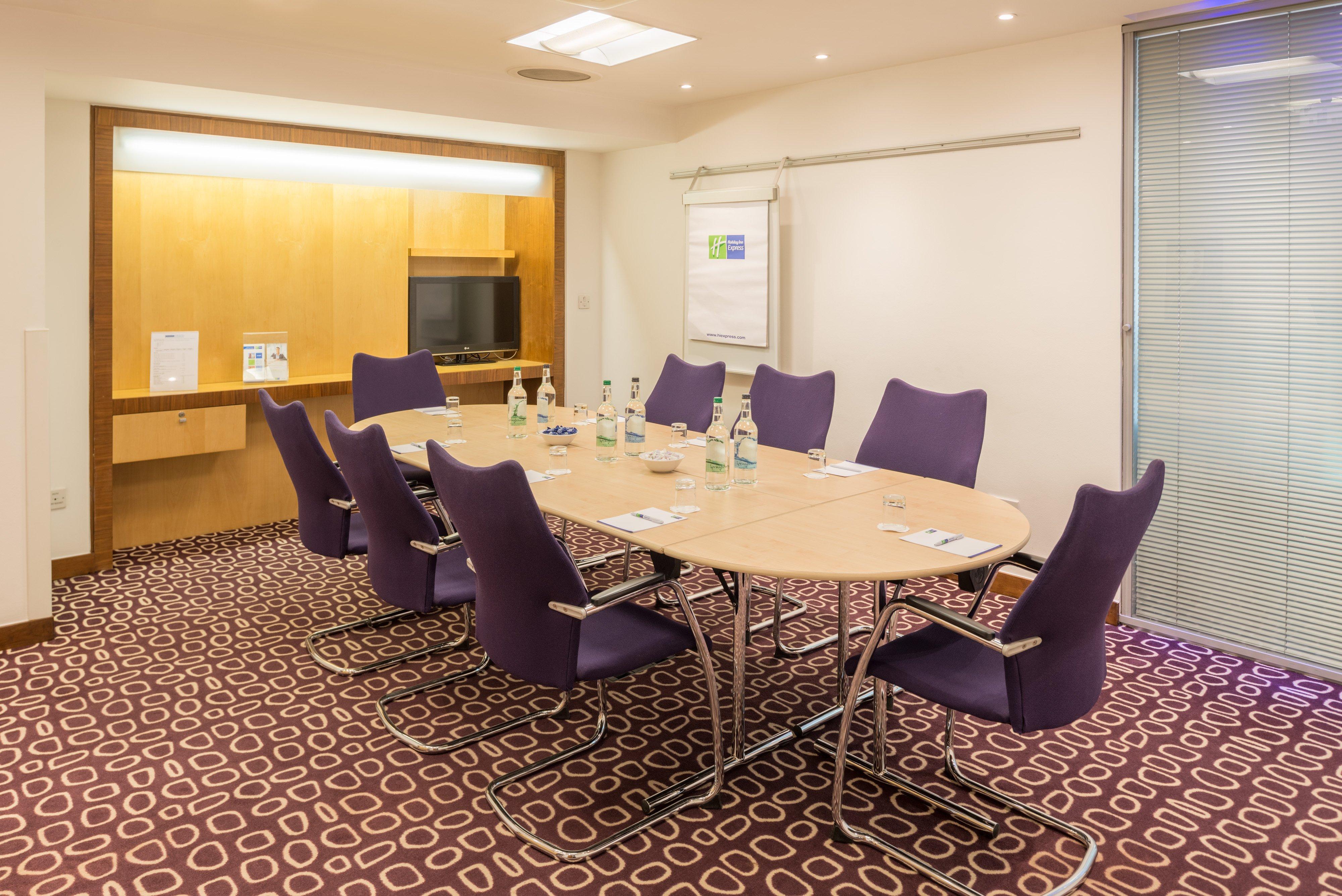 Фото Holiday Inn Express London - Swiss Cottage, an Ihg Hotel