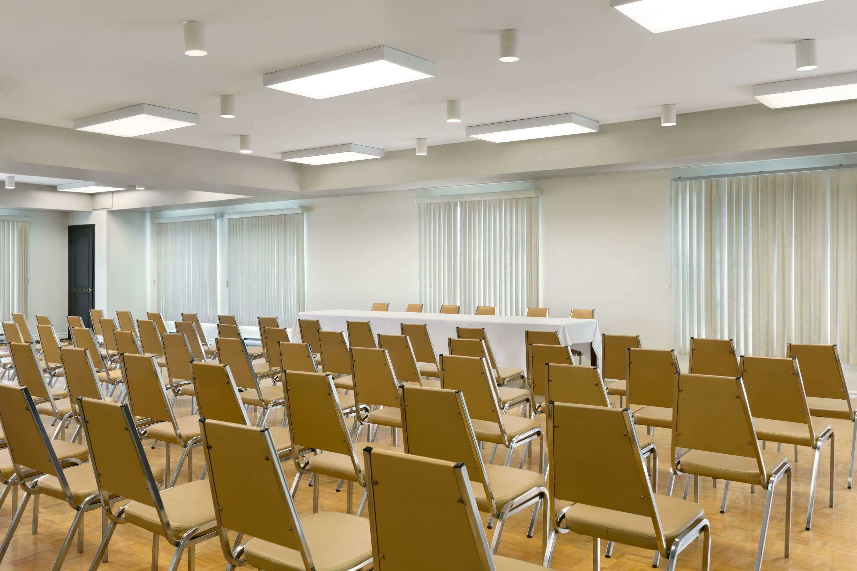 Фото Travelodge by Wyndham Rigaud