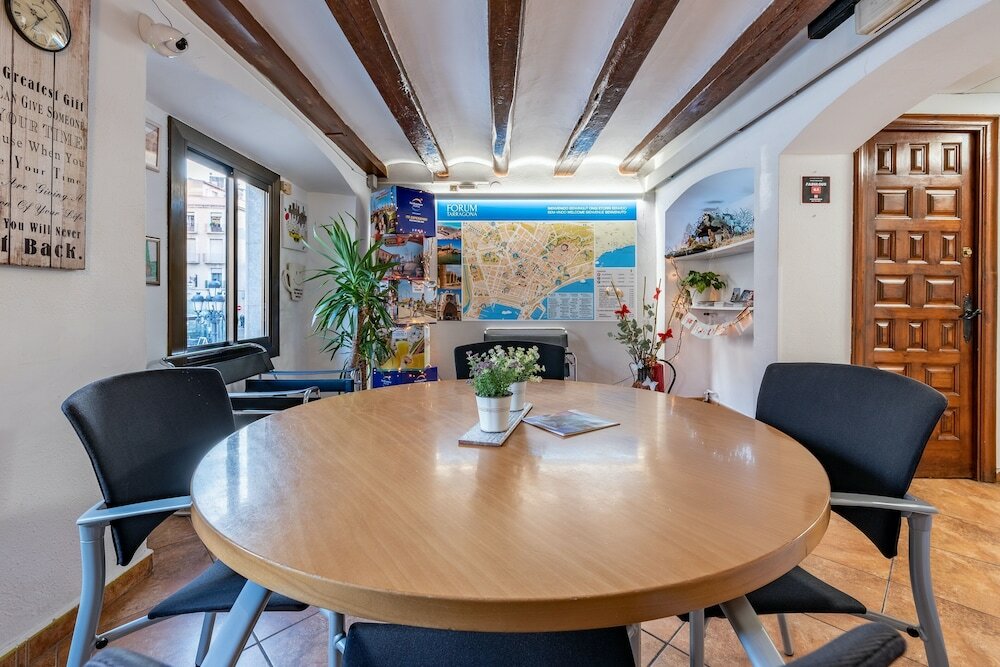 Фото Hostal Forum Tarragona