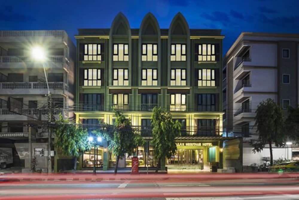 Фото отеля 1