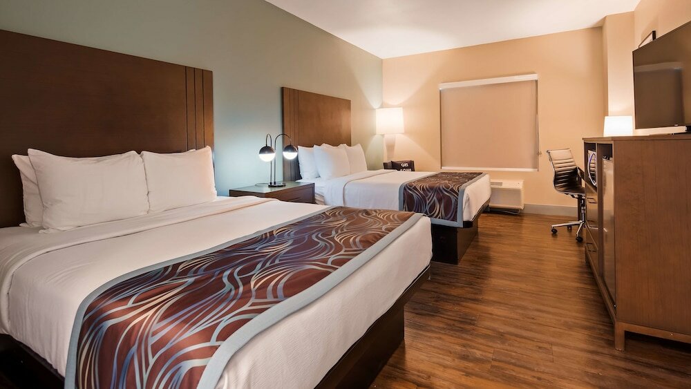 Фото Best Western Plus New Barstow Inn & Suites