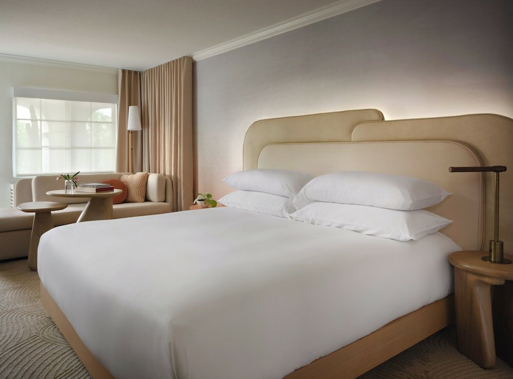 Фото The Scottsdale Plaza Resort & Villas