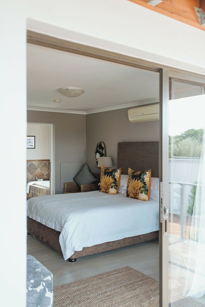 Фото Whale Away Guest House