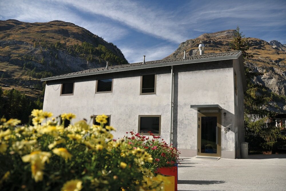 Фото Youth Hostel Zermatt